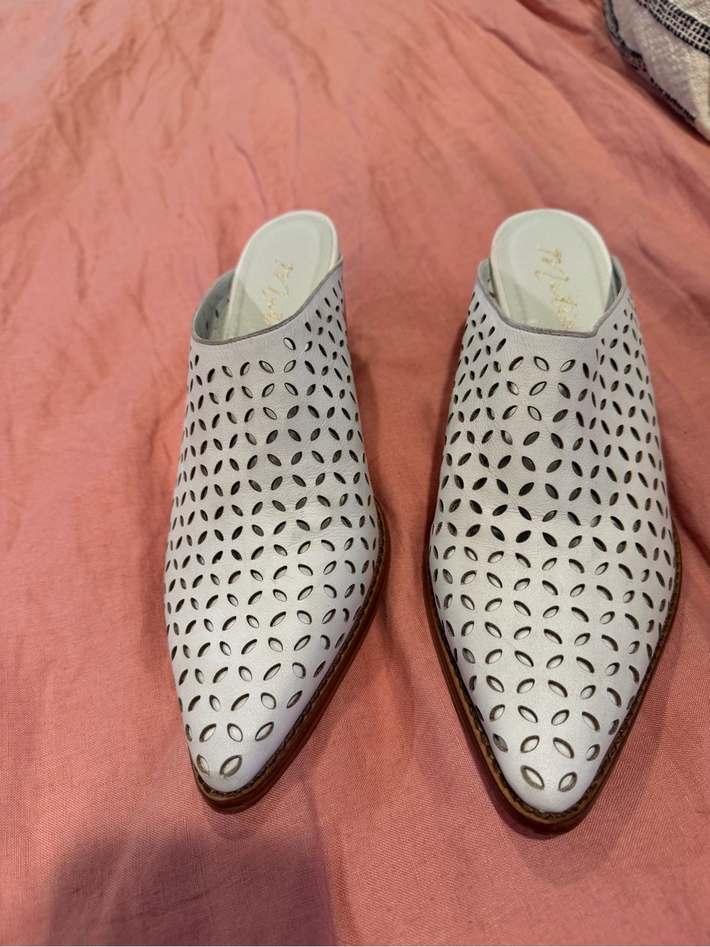 Matisse Pointed White leather Perforated Slip-On Mules